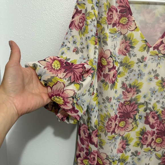Cato Floral V-Neck Blouse in Pink and Yellow - Picture 3 of 6